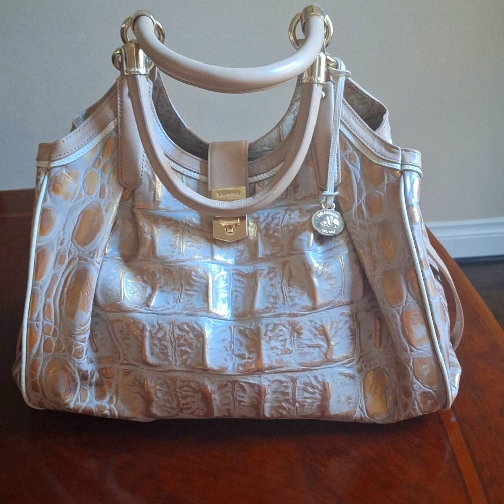 Women's handbag